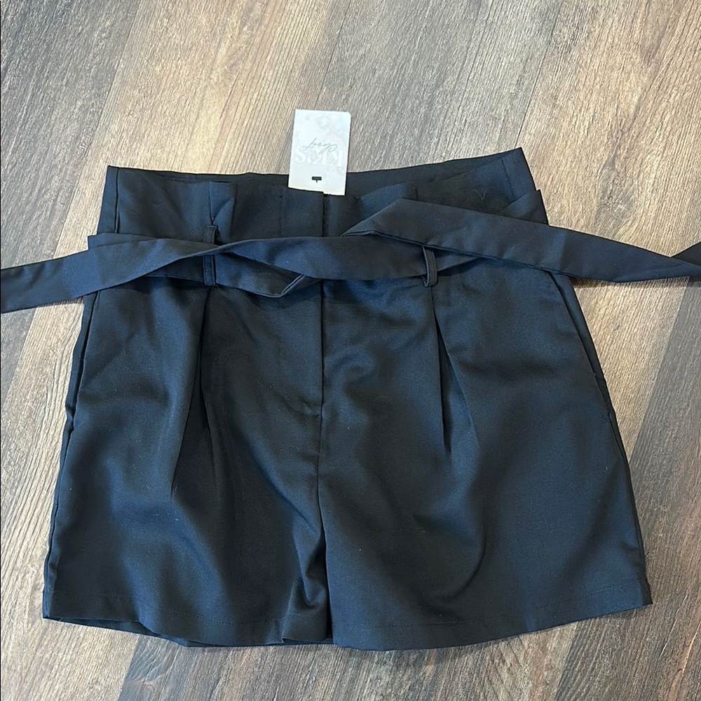 High Rise Stylish Black Women's Shorts with Belt